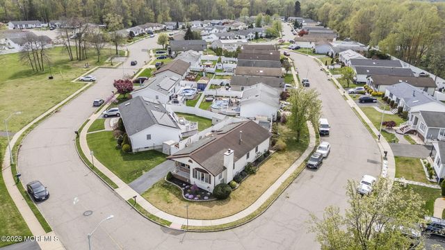 1 Parkview Way, Englishtown, NJ 07726