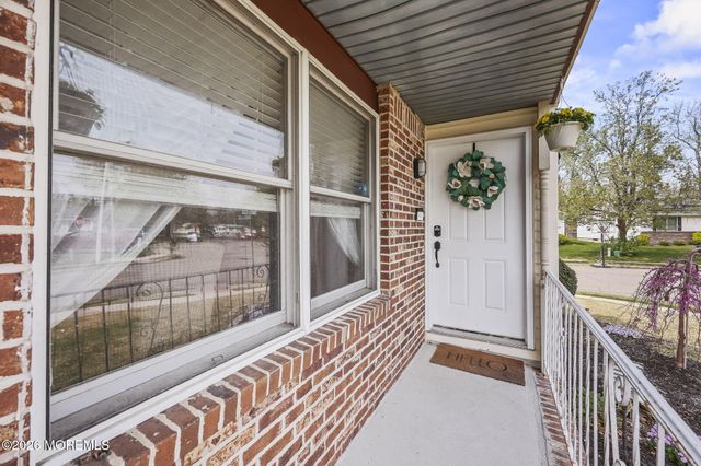 1 Parkview Way, Englishtown, NJ 07726