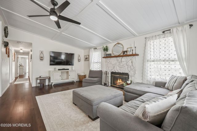 1 Parkview Way, Englishtown, NJ 07726