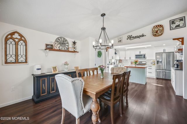 1 Parkview Way, Englishtown, NJ 07726