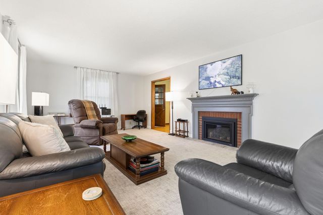 359 Krattley Lane, Hudson, WI 54016