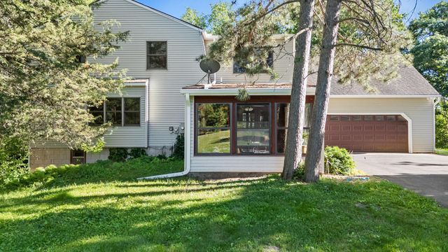 359 Krattley Lane, Hudson, WI 54016