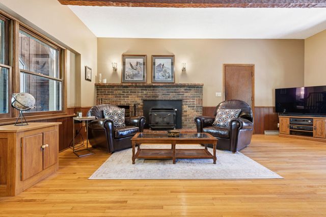 359 Krattley Lane, Hudson, WI 54016