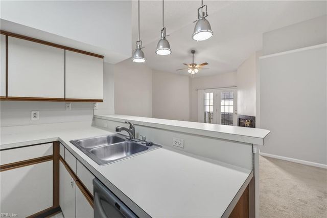 315 24th St Apt 320, Virginia Beach, VA 23451