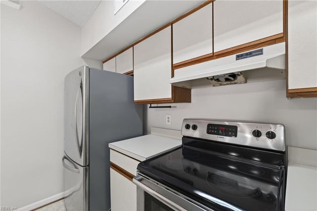 315 24th St Apt 320, Virginia Beach, VA 23451