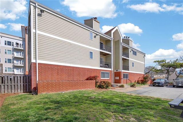 315 24th St Apt 320, Virginia Beach, VA 23451