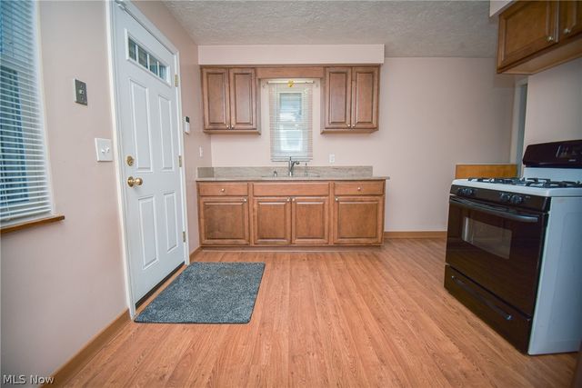 18400 Rockland Avenue, Cleveland, OH 44135