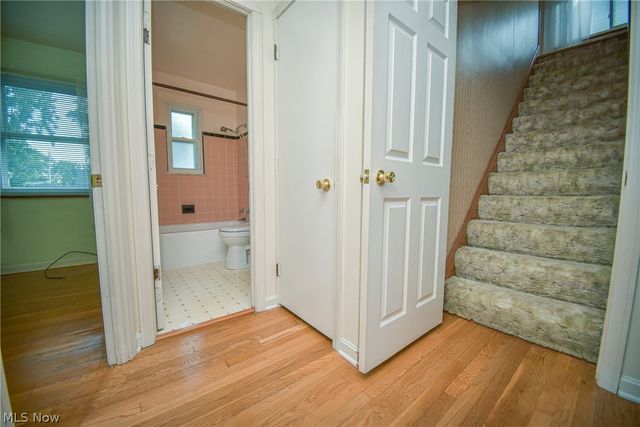 18400 Rockland Avenue, Cleveland, OH 44135