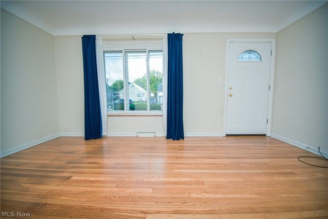 18400 Rockland Avenue, Cleveland, OH 44135