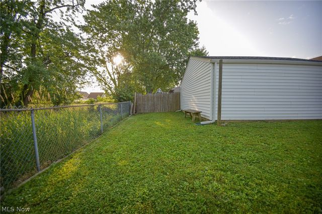 18400 Rockland Avenue, Cleveland, OH 44135