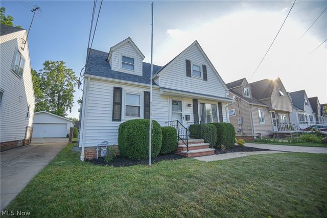 18400 Rockland Avenue, Cleveland, OH 44135