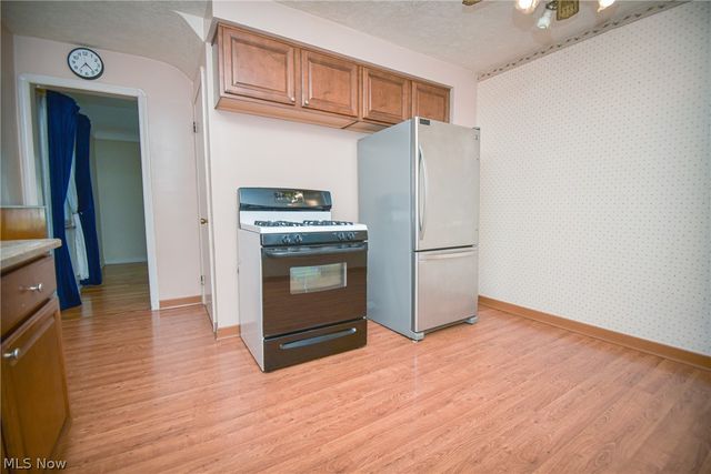 18400 Rockland Avenue, Cleveland, OH 44135