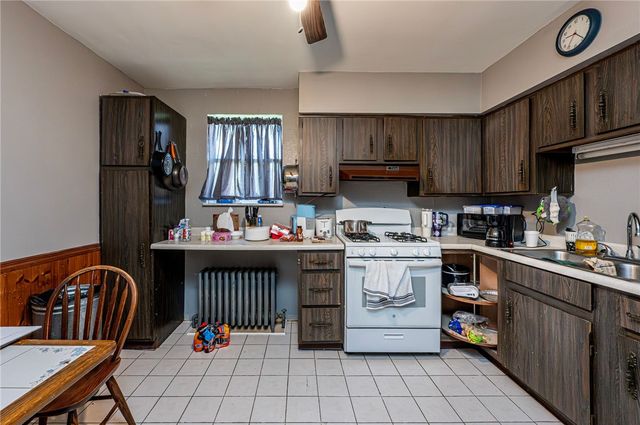 222 Adrian Ave, Trafford, PA 15085