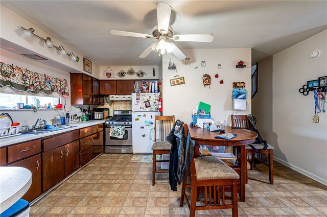 222 Adrian Ave, Trafford, PA 15085