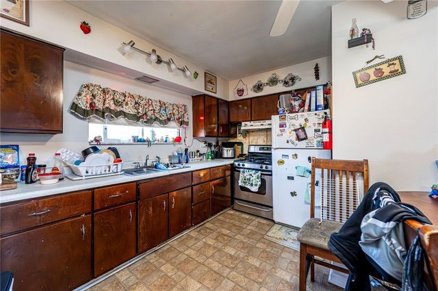 222 Adrian Ave, Trafford, PA 15085