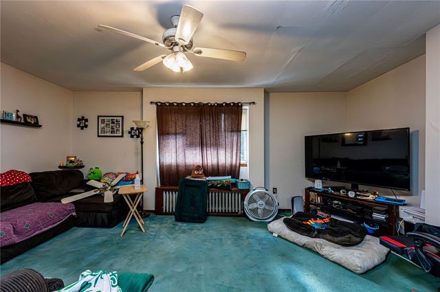222 Adrian Ave, Trafford, PA 15085