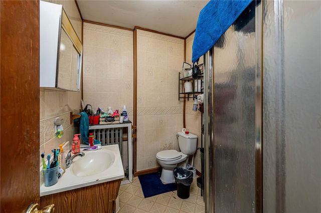 222 Adrian Ave, Trafford, PA 15085