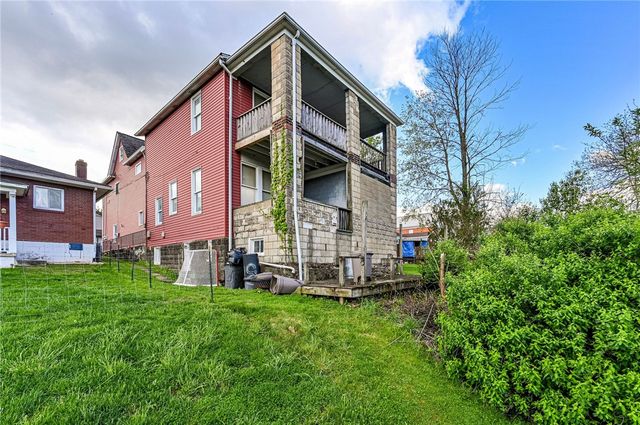 222 Adrian Ave, Trafford, PA 15085
