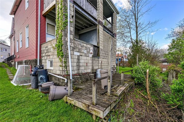 222 Adrian Ave, Trafford, PA 15085