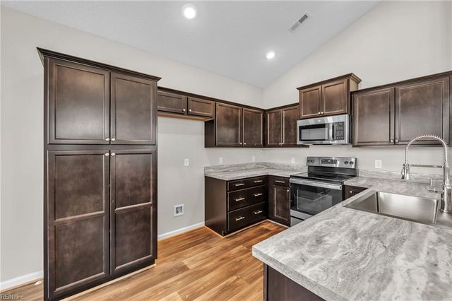 910 Kathy Ann WAY W, Carrollton, VA 23314