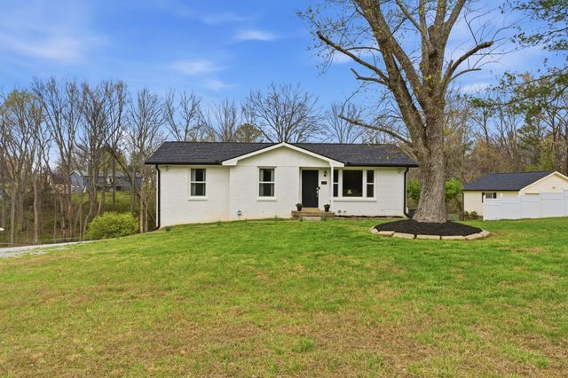 110 Robertson Ave, Greenbrier, TN 37073