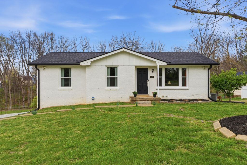 110 Robertson Ave, Greenbrier, TN 37073