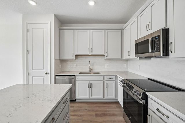 7485 DEER VALLEY CIRCLE, Tampa, FL 33635