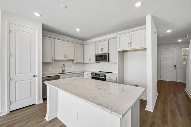 7485 DEER VALLEY CIRCLE, Tampa, FL 33635