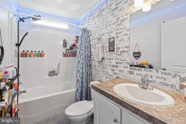 6 SOUTHWIND CIR, Jackson, NJ 08527