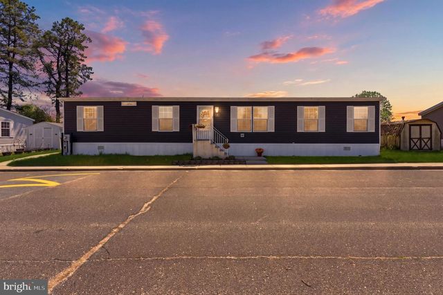 6 SOUTHWIND CIR, Jackson, NJ 08527