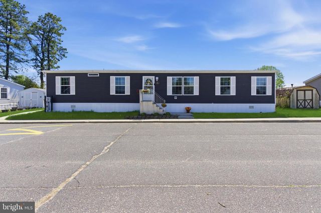6 SOUTHWIND CIR, Jackson, NJ 08527