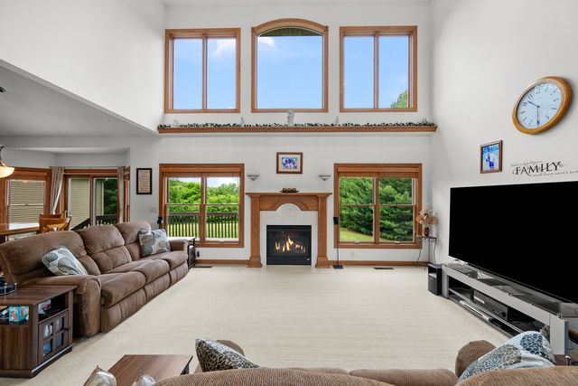 2608 W 3rd Street, Coal Valley, IL 61240