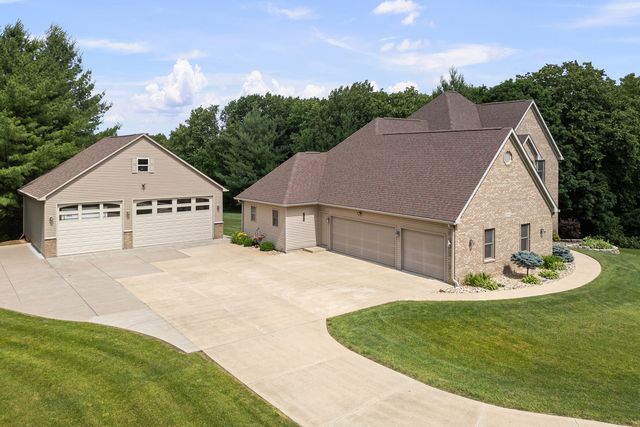 2608 W 3rd Street, Coal Valley, IL 61240