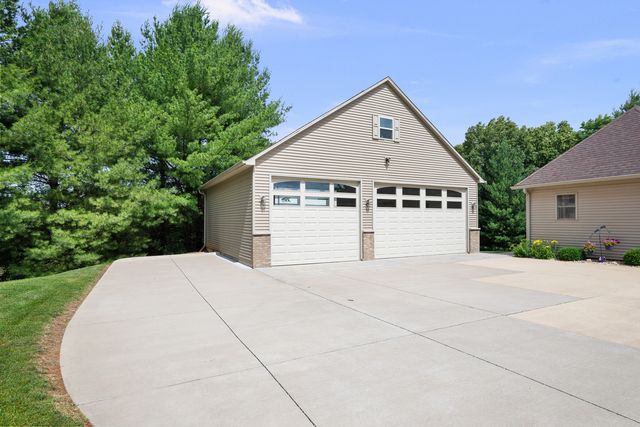 2608 W 3rd Street, Coal Valley, IL 61240
