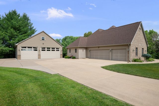 2608 W 3rd Street, Coal Valley, IL 61240