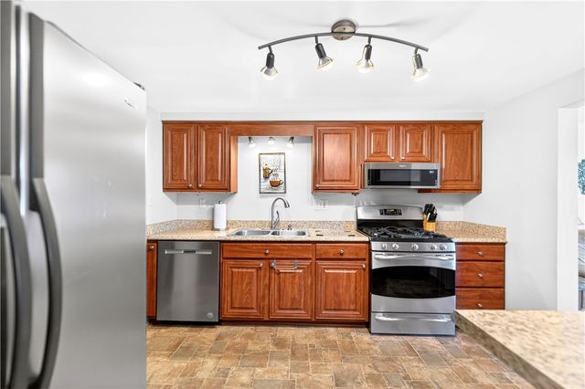 1548 Amelia Ave, South Park, PA 15129