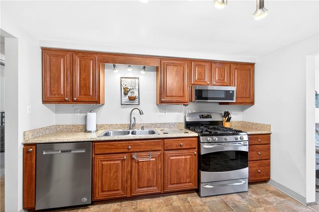 1548 Amelia Ave, South Park, PA 15129