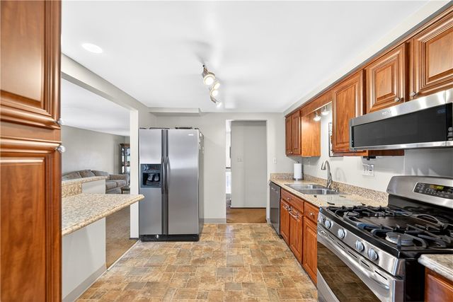 1548 Amelia Ave, South Park, PA 15129