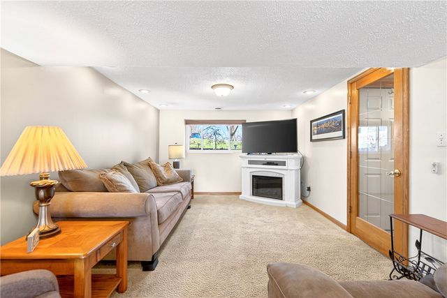 1548 Amelia Ave, South Park, PA 15129