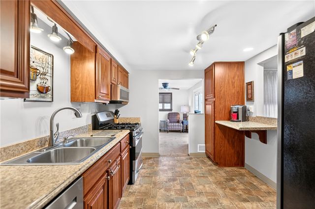 1548 Amelia Ave, South Park, PA 15129