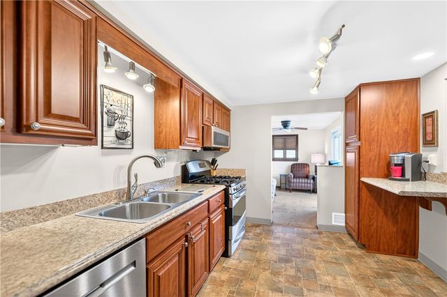 1548 Amelia Ave, South Park, PA 15129