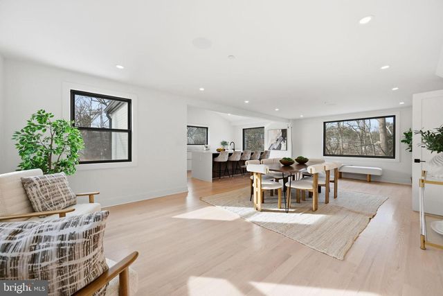 9200 CEDAR LN, Bethesda, MD 20814