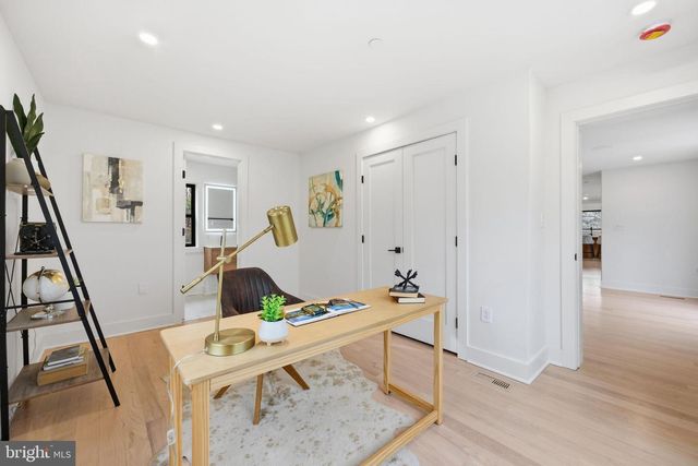 9200 CEDAR LN, Bethesda, MD 20814