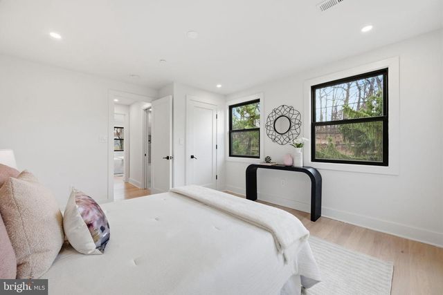 9200 CEDAR LN, Bethesda, MD 20814