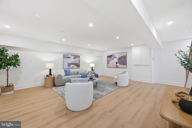 9200 CEDAR LN, Bethesda, MD 20814