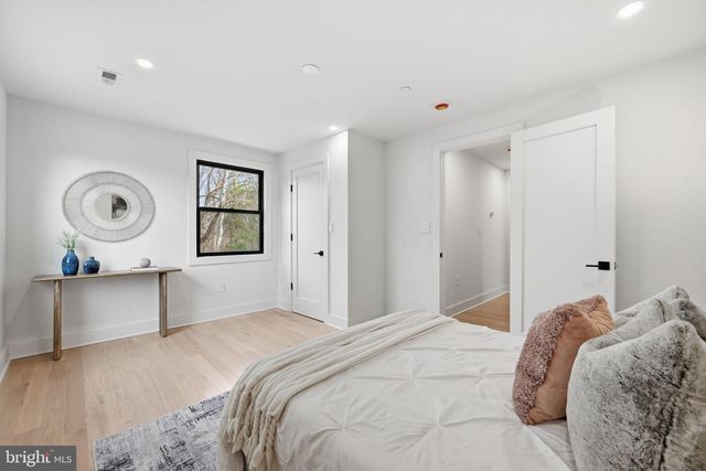 9200 CEDAR LN, Bethesda, MD 20814