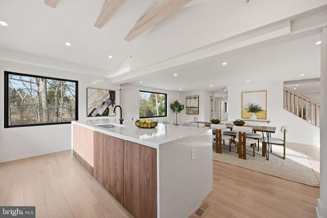 9200 CEDAR LN, Bethesda, MD 20814