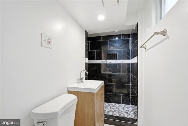 131 CASMAR ST SE, Vienna, VA 22180