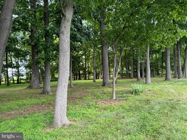 4635 NEWARK RD, Cochranville, PA 19330