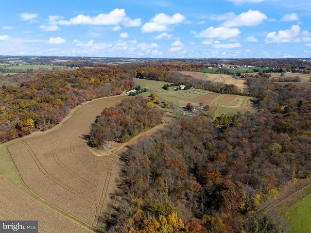 4635 NEWARK RD, Cochranville, PA 19330